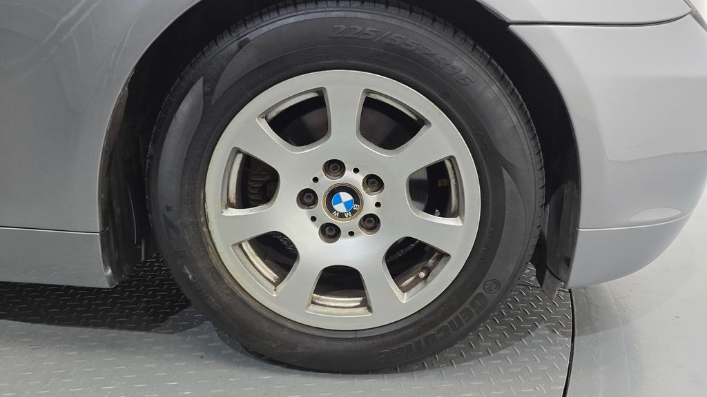 BMW Série 5 (E60) 523i