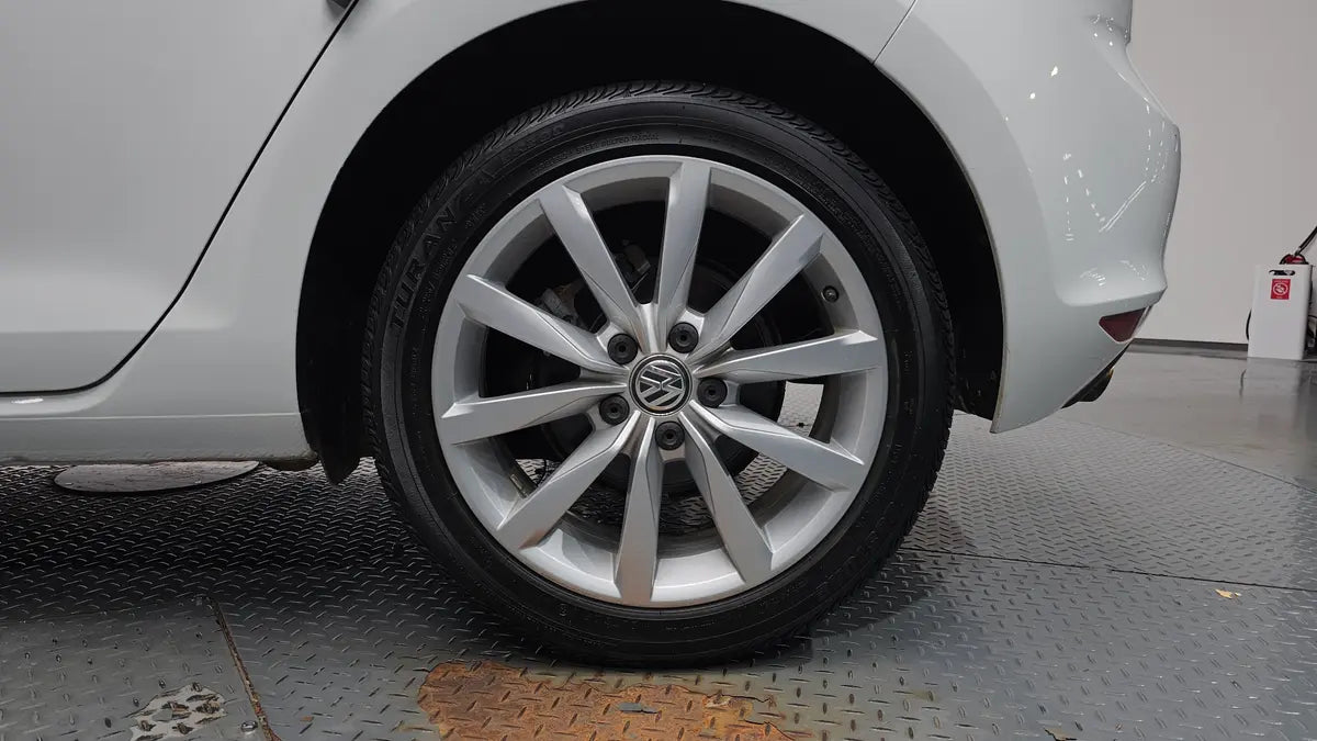 Volkswagen Golf VII 1.6 Tdi